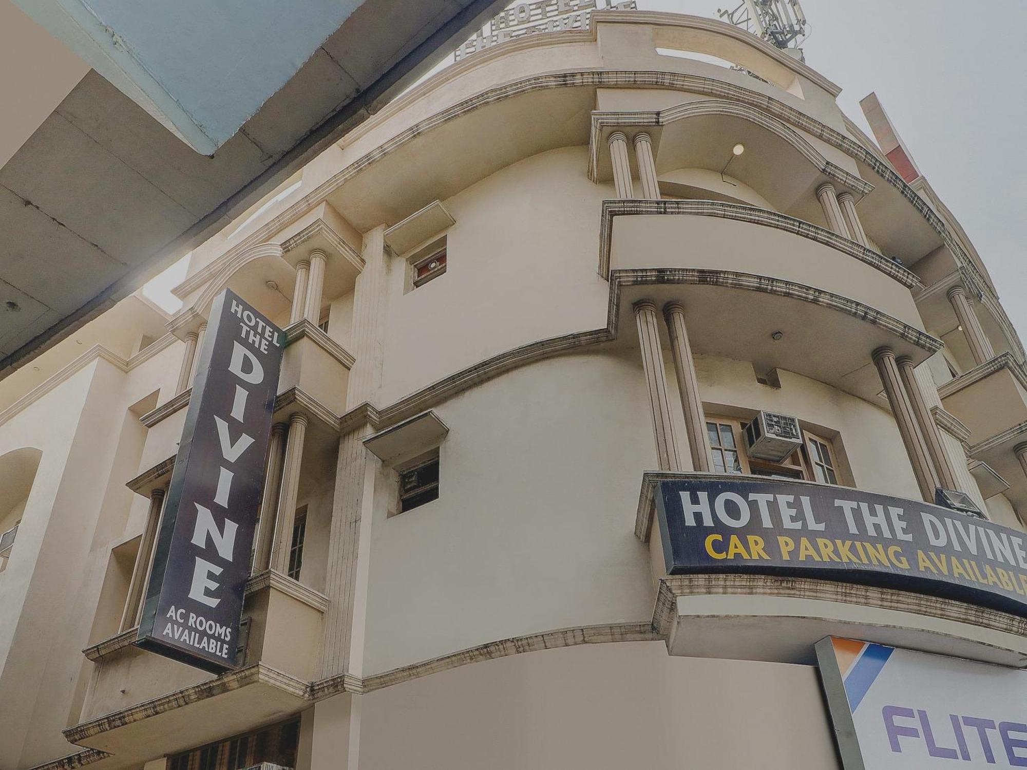 Capital O Divine Hotel Amritsar Exterior photo
