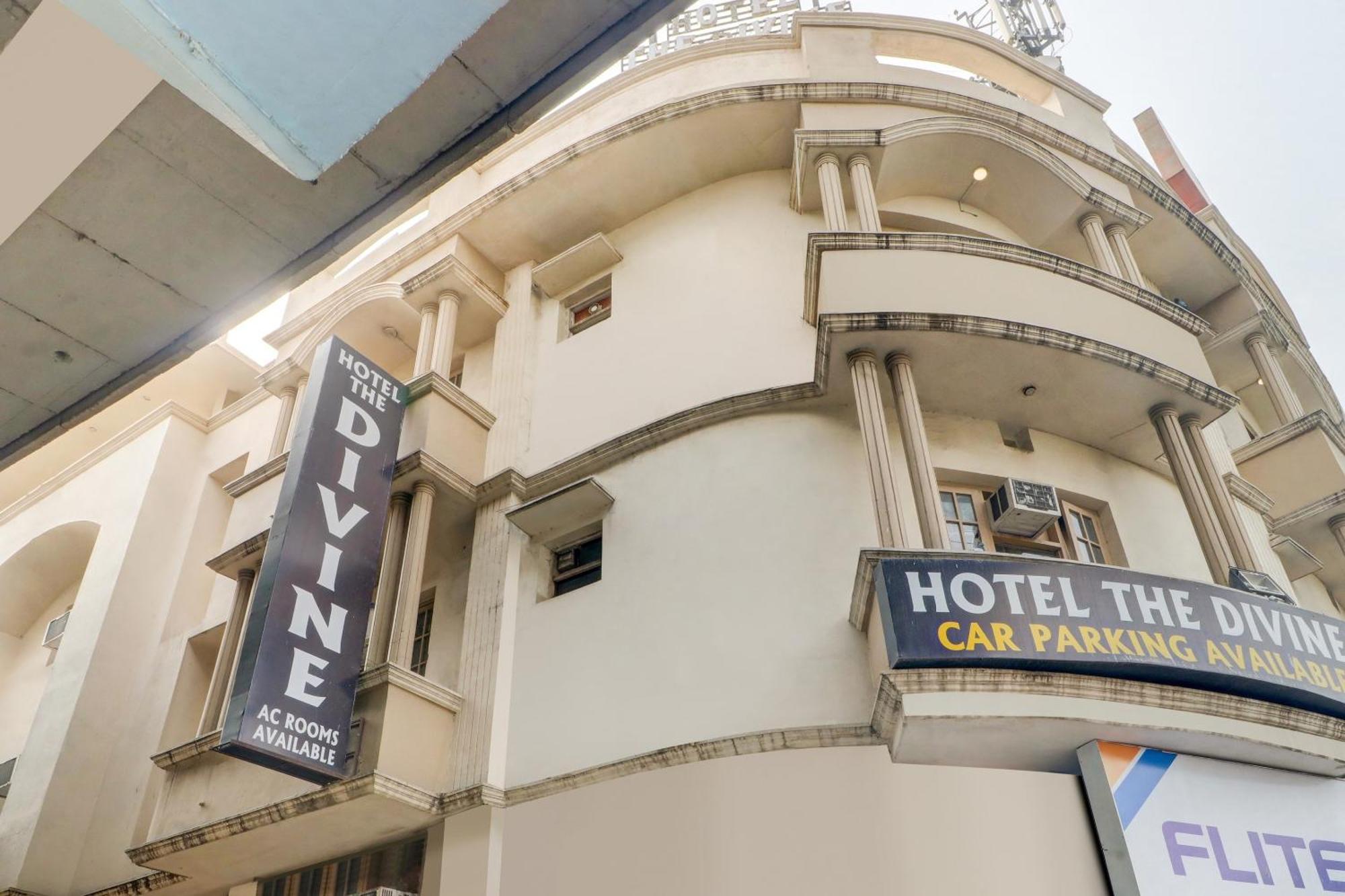 Capital O Divine Hotel Amritsar Exterior photo